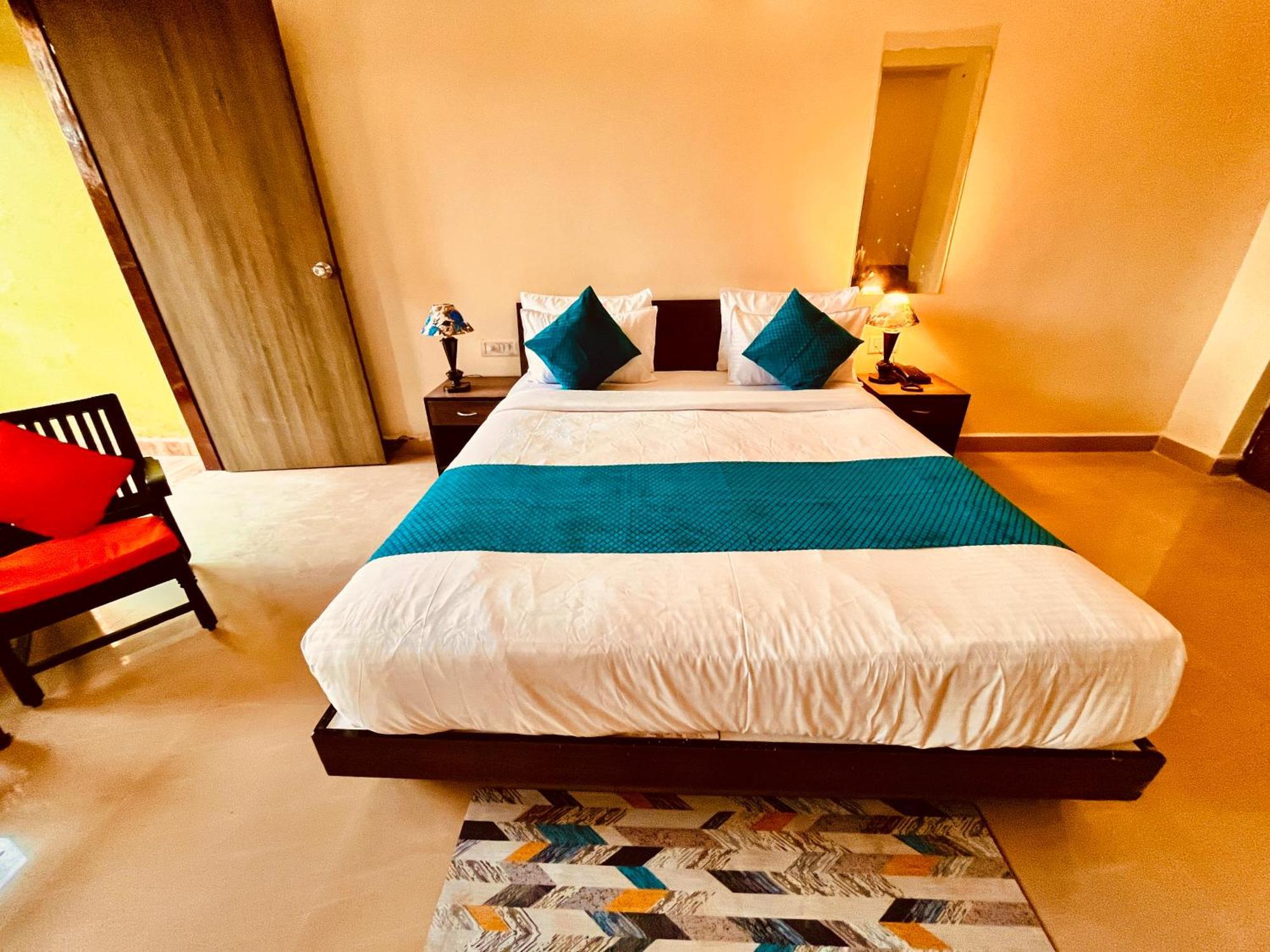 Summer Beach Resort, Goa - #Near Baga Beach #Swimming Pool #Garden #Bar #Lift #Premium Rooms #Property Of The Year #70565-84665 Калангуте Екстериор снимка