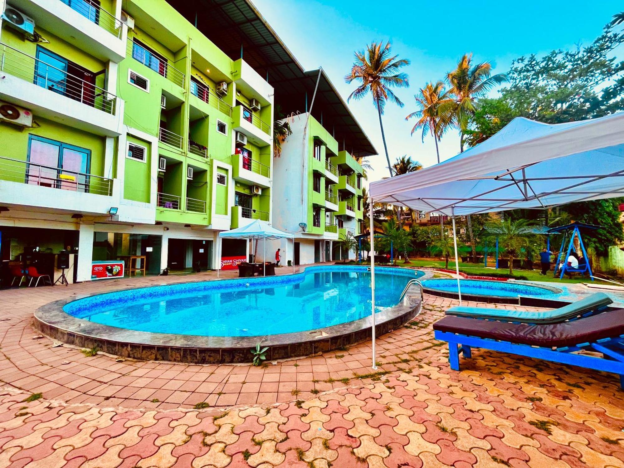 Summer Beach Resort, Goa - #Near Baga Beach #Swimming Pool #Garden #Bar #Lift #Premium Rooms #Property Of The Year #70565-84665 Калангуте Екстериор снимка