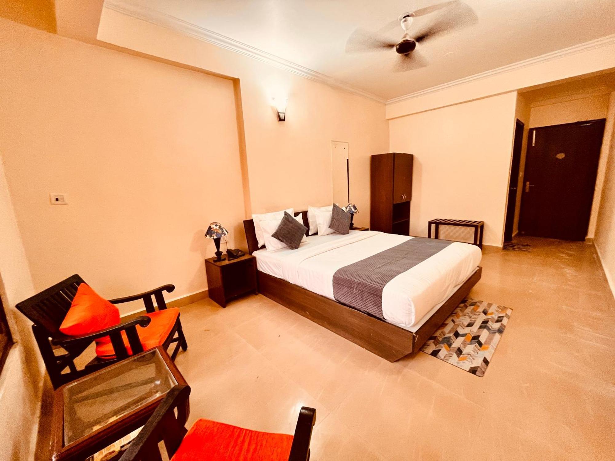 Summer Beach Resort, Goa - #Near Baga Beach #Swimming Pool #Garden #Bar #Lift #Premium Rooms #Property Of The Year #70565-84665 Калангуте Екстериор снимка