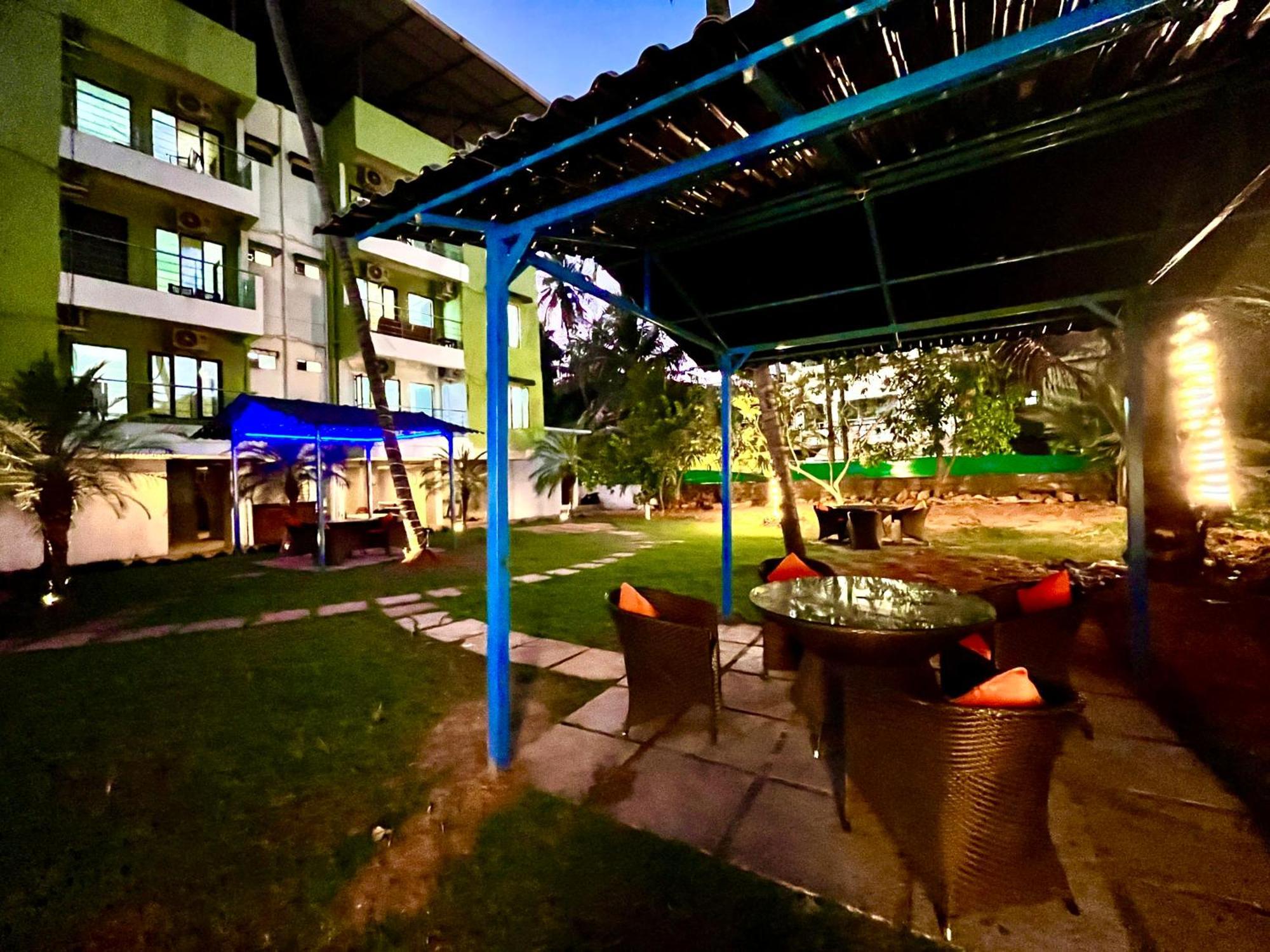 Summer Beach Resort, Goa - #Near Baga Beach #Swimming Pool #Garden #Bar #Lift #Premium Rooms #Property Of The Year #70565-84665 Калангуте Екстериор снимка