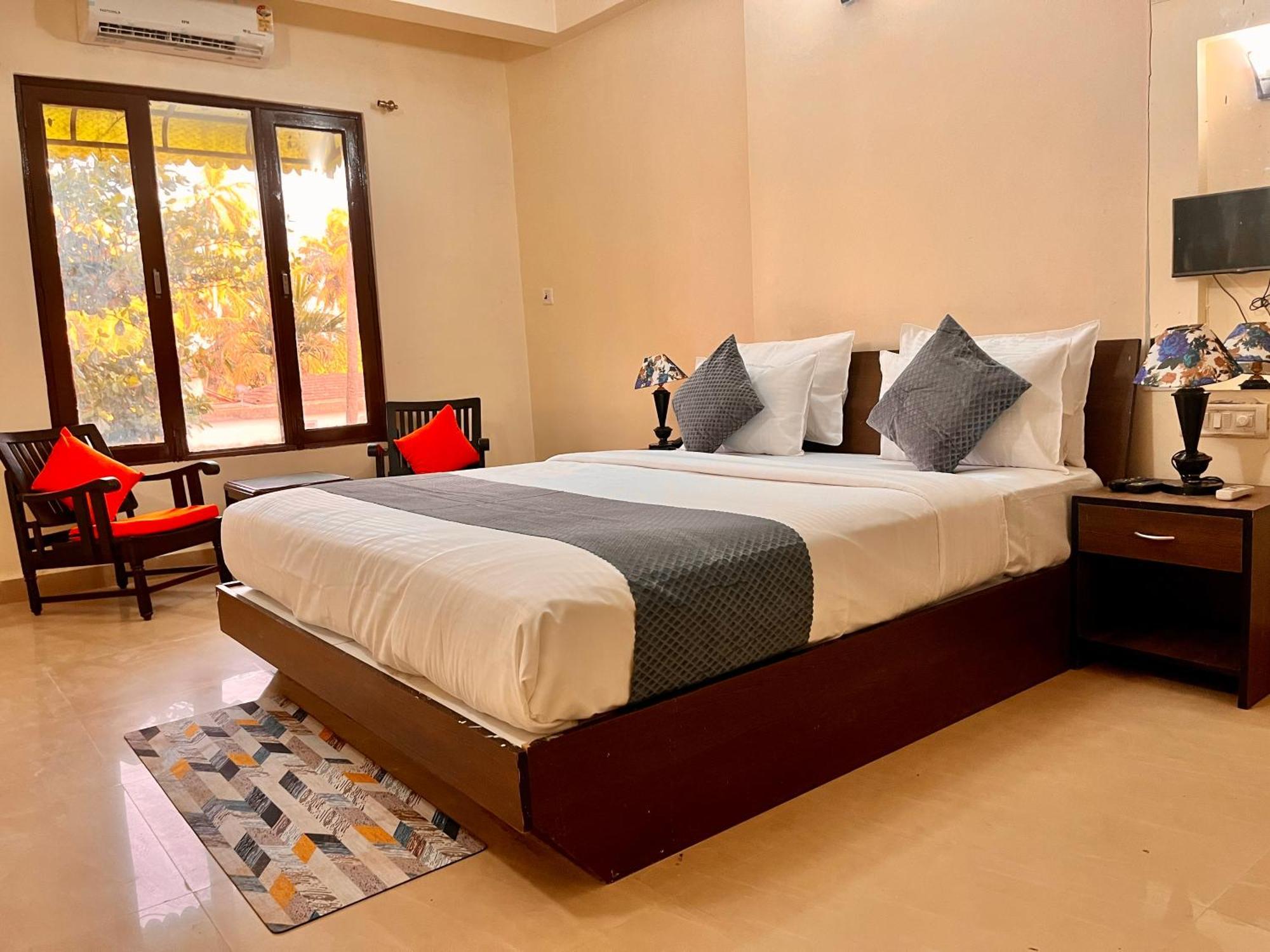 Summer Beach Resort, Goa - #Near Baga Beach #Swimming Pool #Garden #Bar #Lift #Premium Rooms #Property Of The Year #70565-84665 Калангуте Екстериор снимка