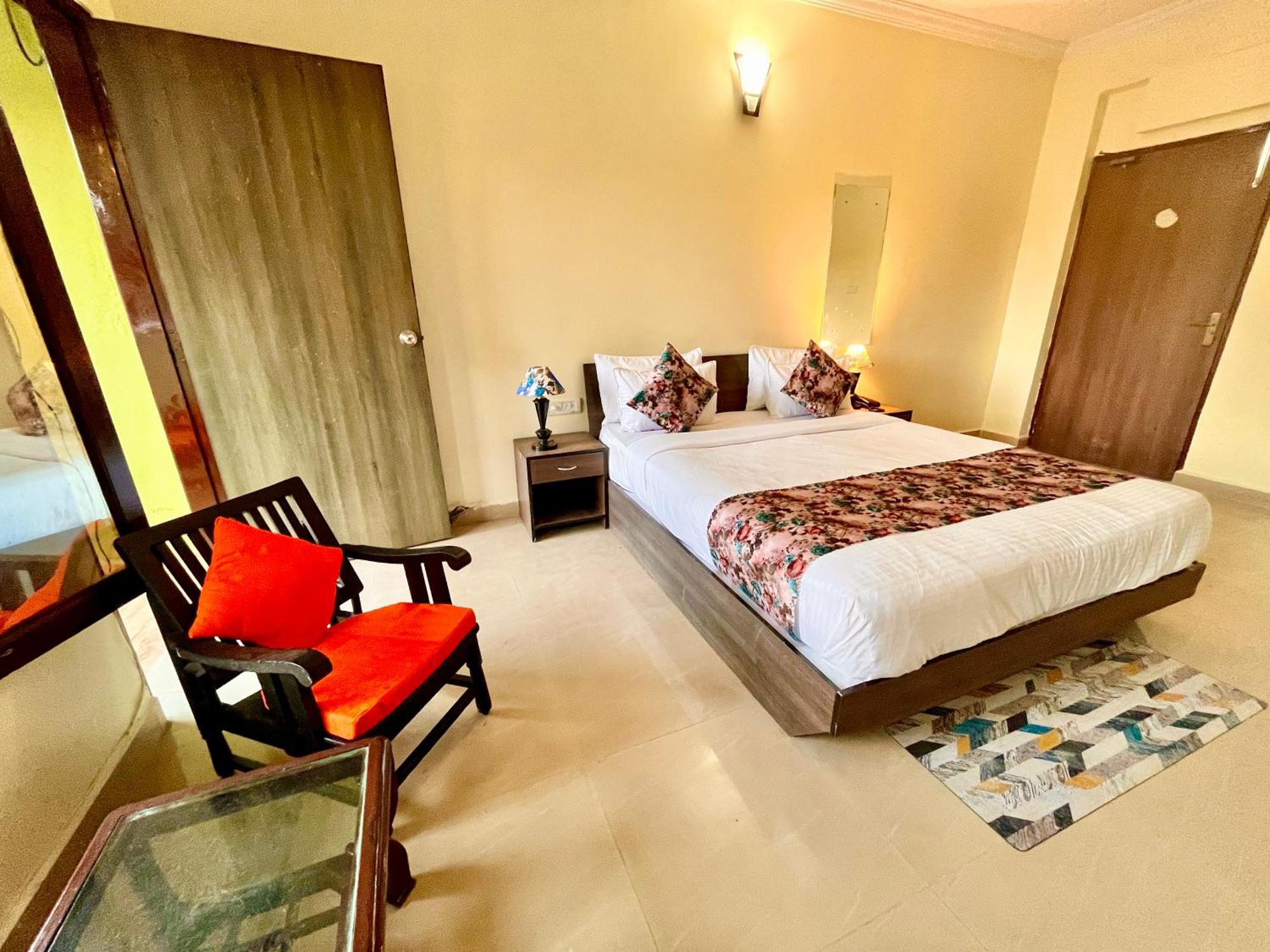 Summer Beach Resort, Goa - #Near Baga Beach #Swimming Pool #Garden #Bar #Lift #Premium Rooms #Property Of The Year #70565-84665 Калангуте Екстериор снимка