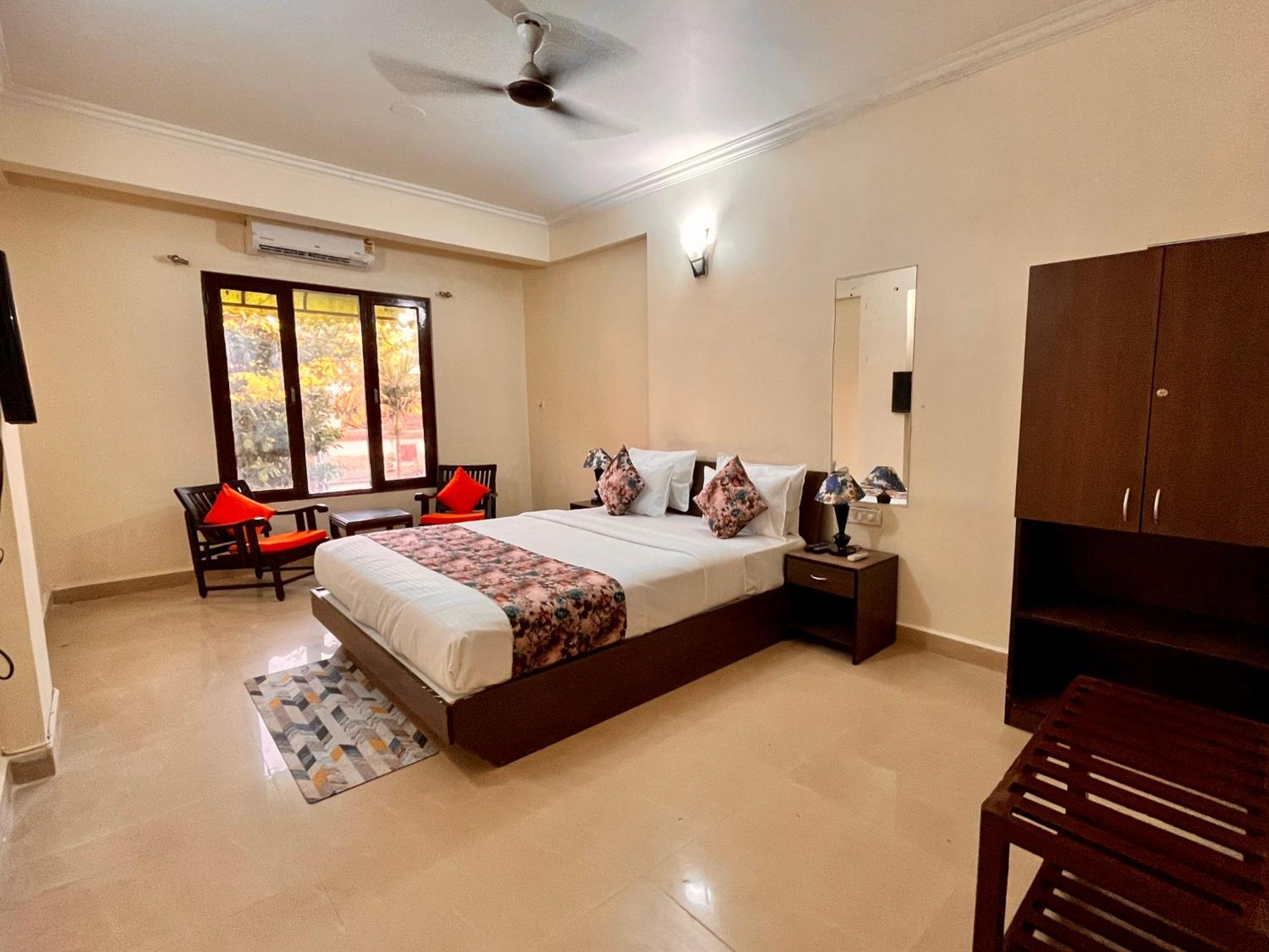 Summer Beach Resort, Goa - #Near Baga Beach #Swimming Pool #Garden #Bar #Lift #Premium Rooms #Property Of The Year #70565-84665 Калангуте Екстериор снимка
