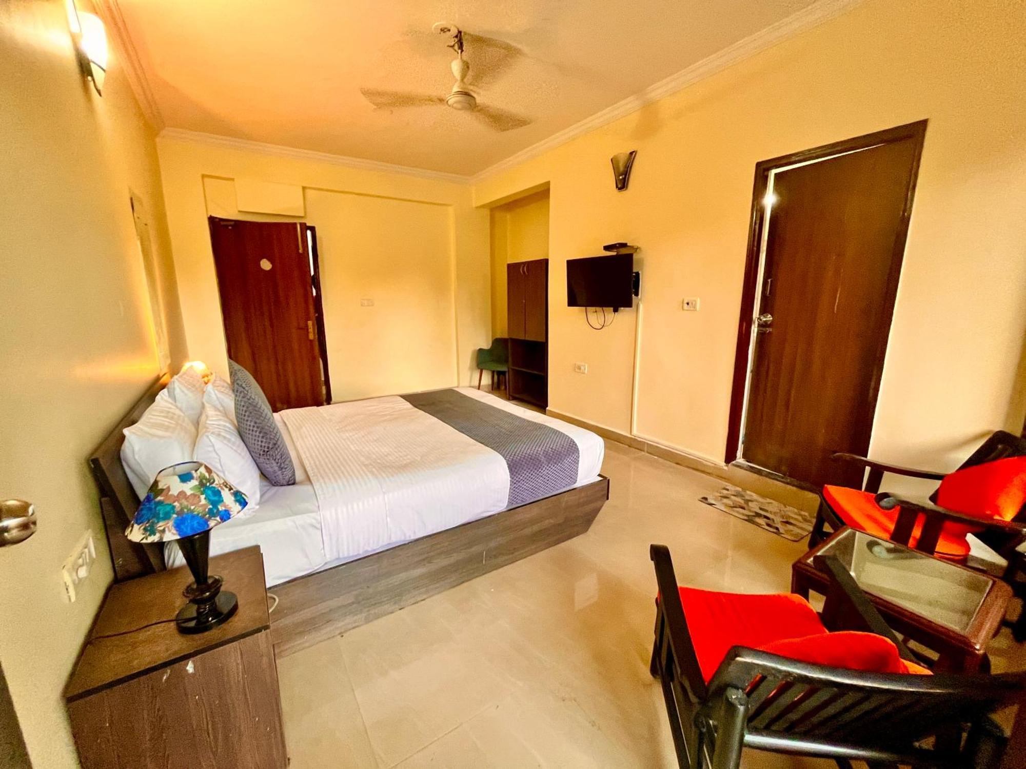 Summer Beach Resort, Goa - #Near Baga Beach #Swimming Pool #Garden #Bar #Lift #Premium Rooms #Property Of The Year #70565-84665 Калангуте Екстериор снимка
