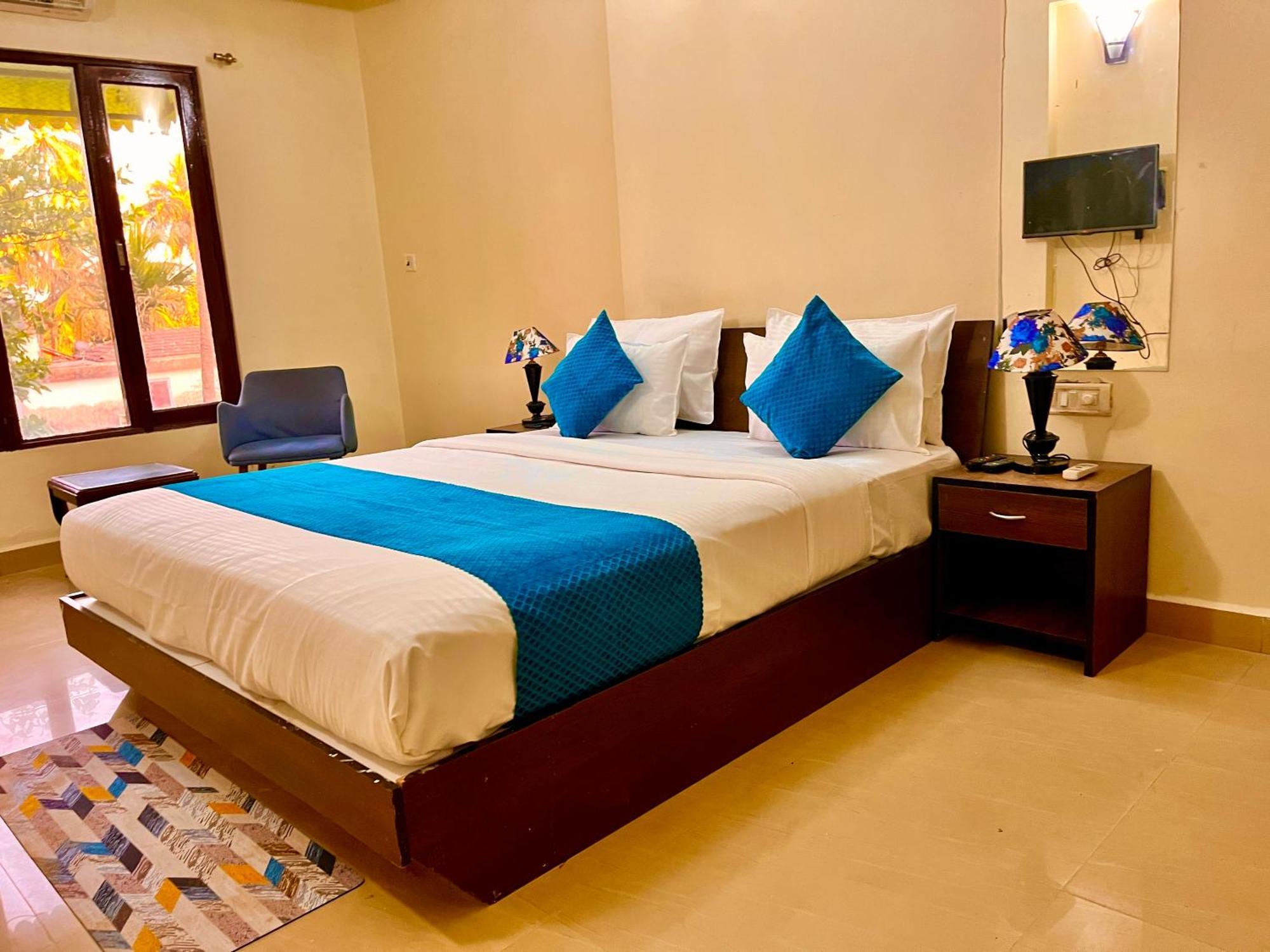 Summer Beach Resort, Goa - #Near Baga Beach #Swimming Pool #Garden #Bar #Lift #Premium Rooms #Property Of The Year #70565-84665 Калангуте Екстериор снимка