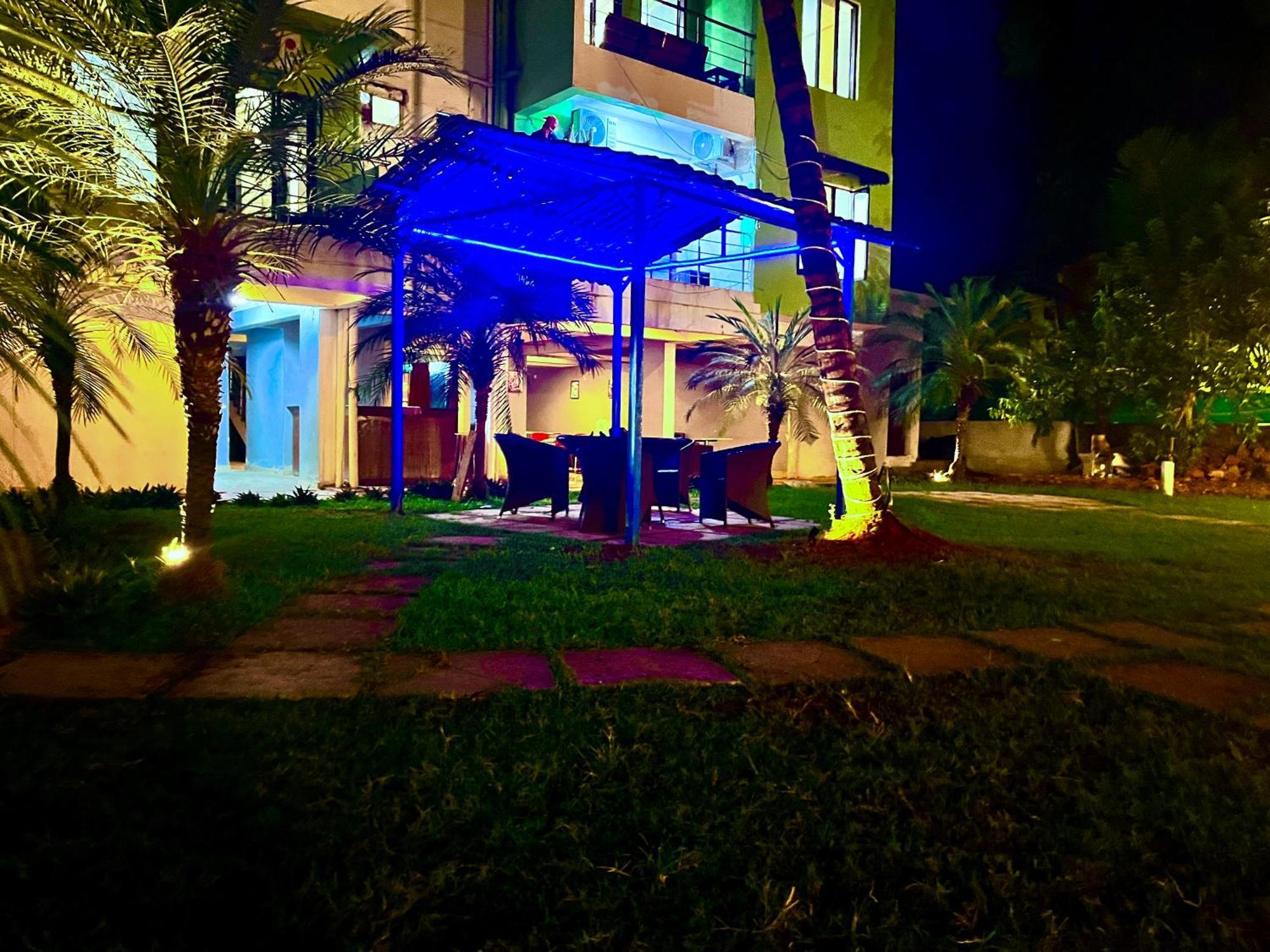 Summer Beach Resort, Goa - #Near Baga Beach #Swimming Pool #Garden #Bar #Lift #Premium Rooms #Property Of The Year #70565-84665 Калангуте Екстериор снимка